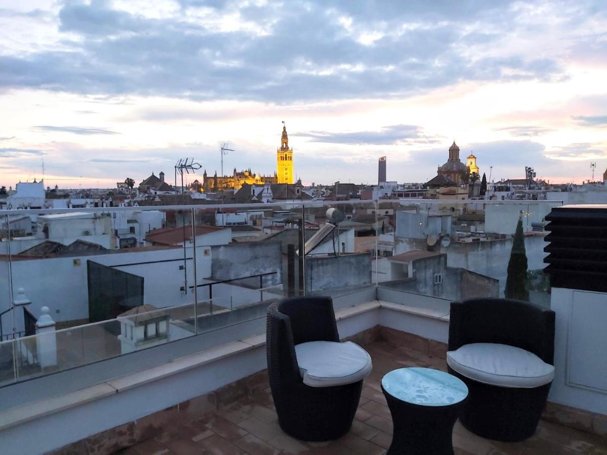 Palacio Del Siglo XVII Frente A Los Jardines De Murillo เซบีญา ภายนอก รูปภาพ